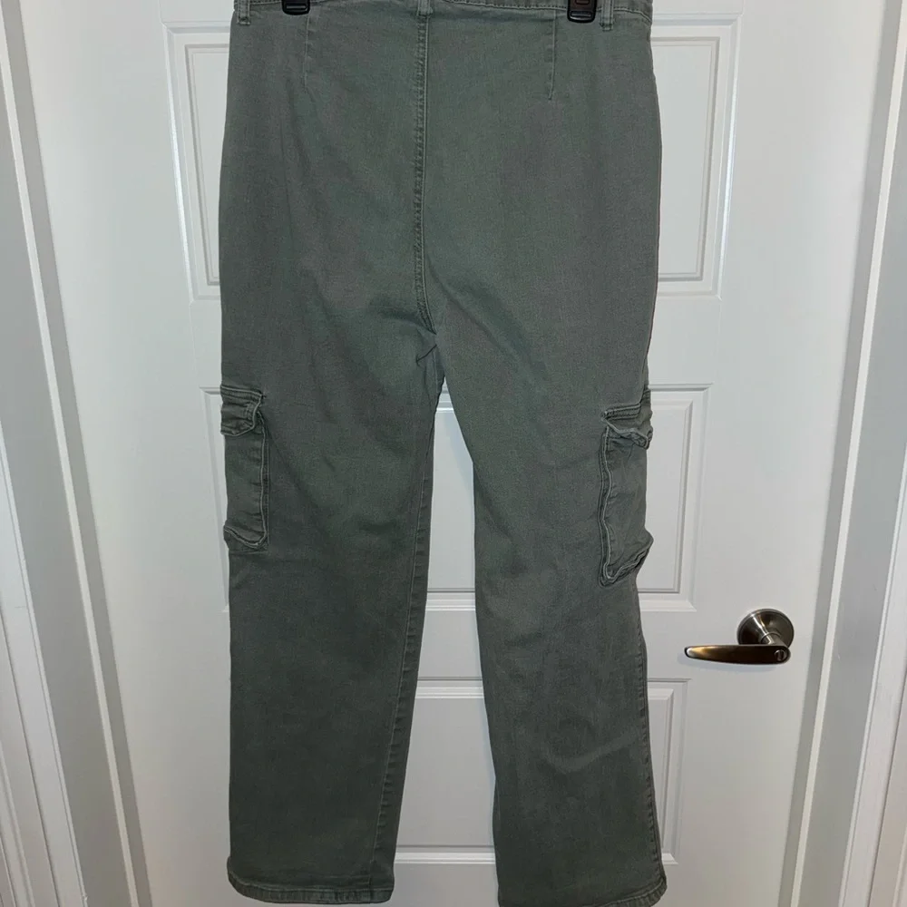SHEIN Olive Green Cargo Pants - Picture 3 of 3